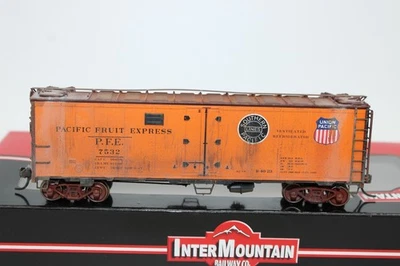 Coche frigorífico InterMountain escala HO SP PFE Double Herald R40-23 #7532 desgastado Foto 1 de 4
