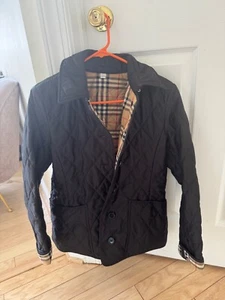 Excellent condition women burberry coat size medium worn handful of times  - Picture 1 of 4