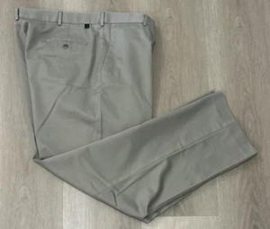 Dockers Premium Men’s Khaki Pants Size 42x32 - Picture 1 of 3