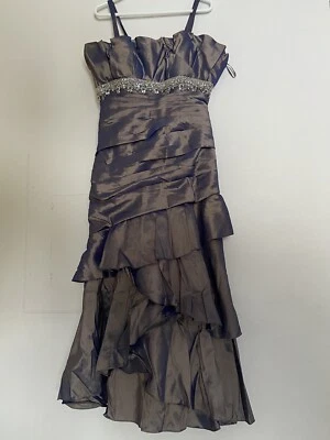 Vestido Camille La Vie Maravilloso Baile de graduación Talla 16 Azul Perla Gris con tiro al hombro Foto 1 de 4