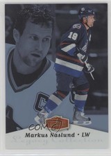 2006-07 Flair Showcase Upper Level Legacy Collection /100 Markus Naslund #96