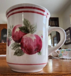 Delicious Mugs (pair) 12 oz. Apples Pfaltzgraff Stoneware White Red Green Pink ! - Picture 1 of 13