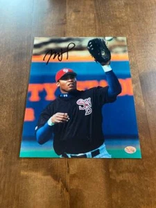 MARLON BYRD -CHICAGO CUBS-Autographed/Signed 8x10 Photo - Picture 1 of 1