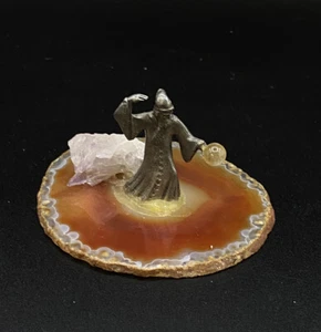 Pewter Wizard Mounted on a Sliced Geode Agate Figurine Crystal Ball - Bild 1 von 12
