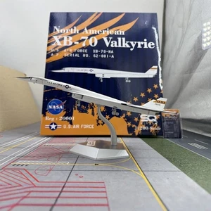NUOVO XB-70 Valkyrie Bomber modello aereo SQ WINGS scala 1/200 modello in magazzino - Foto 1 di 25