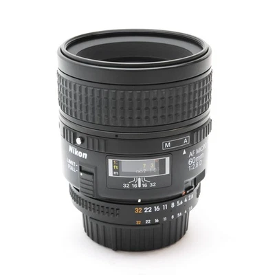 Nikon AF Micro-NIKKOR 60 mm F/2,8D (montaje Nikon F) #134 -casi como nuevo- Foto 1 de 4