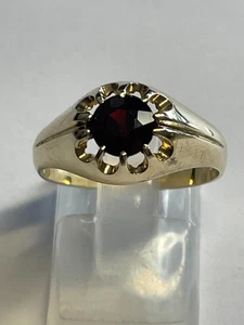 Superb Vintage 9 Carat Yellow Gold GENTS/BOYS GYPSY GARNET Ring - Picture 1 of 6