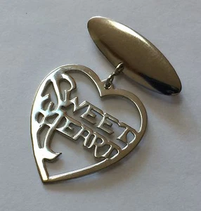 Vintage 1940's WWII Heart Pendant Sweetheart Pin Brooch "SWEET HEART" - Picture 1 of 3