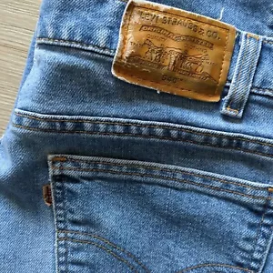 Vintage Levi's Jeans 540 Brown Tag Relaxed 38x28 Light Wash Worn - Picture 1 of 10