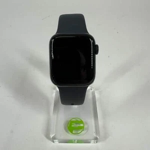 Unlocked Apple Watch SE 2nd Gen 40MM Midnight Aluminum MNTM3LL/A - Photo 1 sur 5
