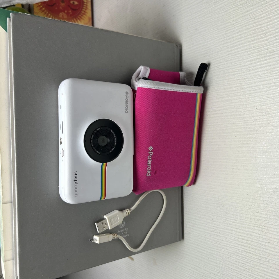 Polaroid Snap Touch Instant Print Digital Camera White. - Image 1 of 4