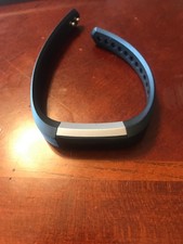 Fitbit Alta Fitness Tracker - Size Med