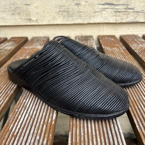 Alpha 60 Whitney Mule Slide Sandal Size Black Leather Clogs Woven Leather - Picture 1 of 9
