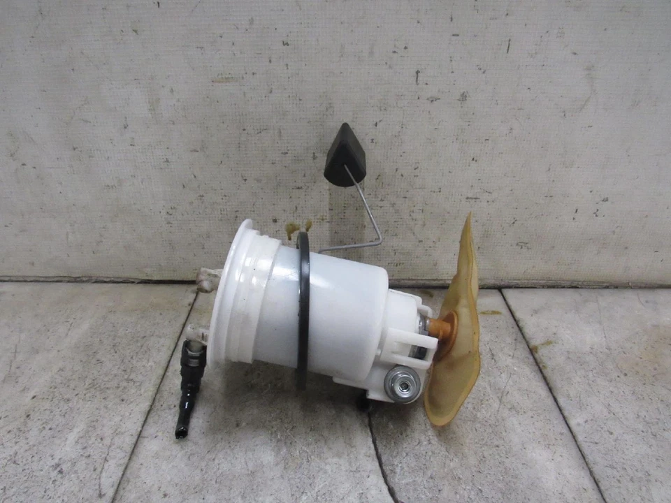 05 06 07 08 ACURA RL FUEL PUMP OEM - Image 1 of 2