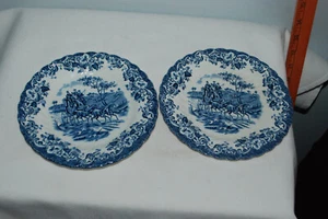 2 Johnson Bros Coaching Szenen 6 1/4" Teller blau & weiß England - Bild 1 von 7