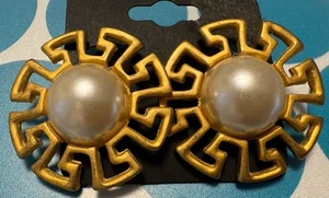 Vintage Vanecci Earrings Faux Pearl Gold Tone Clip-On Closure Large Greek Key - Picture 1 of 4