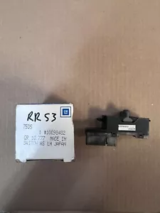 1990-91 C4 Corvette Master Power Window Switch LH GM# 10098482 - Picture 1 of 5