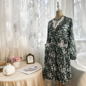 Vintage Ladies Apron Floral with Pockets Lace Edge Ruffle Workwear Kitchen Home - Picture 1 of 16