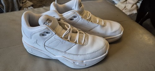 Scarpe da basket Nike Air Jordan Max Aura 3 bianche taglia 5 5 uk