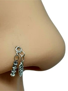 Anello con perno naso foglia 4 zirconi 22 g (0,6 mm) argento sterling 925 con... - Foto 1 di 12