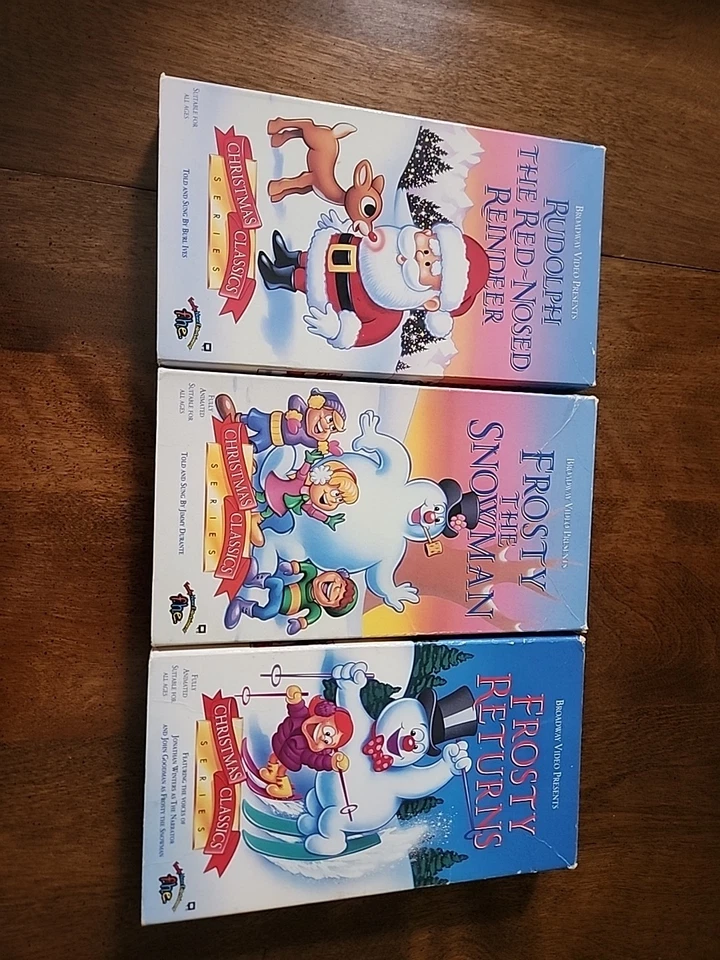 Christmas VHS Lot Frosty the Snowman, Frosty Returns, Rudolph the Red‑Nosed Rein Foto 1 de 4