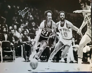 Dave Bing signed 16x20 photo vs Walt Frazier Pistons vs Knicks JSA coa - Picture 1 of 1