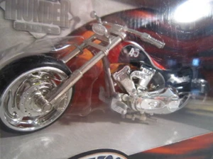 Hot Wheels HW Racing 2002 THUNDER RIDES Harley Davidson Motorcycle Chopper 1:18 - Picture 1 of 11