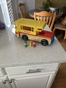 Vintage Playskool Play Camper 482 Wooden People RV Camping Set 1973 3 Ppl - Picture 1 of 9