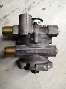 Genuine BENDIX BRAKE VALVE - 2506079C91. NEW - Picture 1 of 6