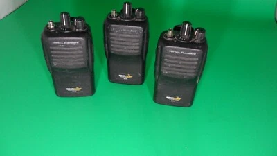 3 x VX Standard BC95 UHF 400-470 Mhz 8 Channel 5 Watt Two Way  Radios - Image 1 of 4