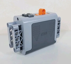 Authentic LEGO Power Functions 8881 BATTERY BOX AA Robot Racer Truck Car Technic - Picture 1 of 3