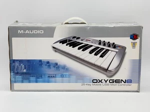 M-Audio Oxygen 8 v2 25 Key Mobile USB MIDI Controller Complete w/Software TESTED - Picture 1 of 23