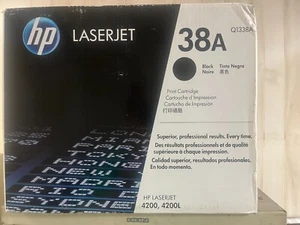 New HP 38A Q1338A Black Toner for LaserJet 4200 Genuine sealed box small dents - Afbeelding 1 van 1