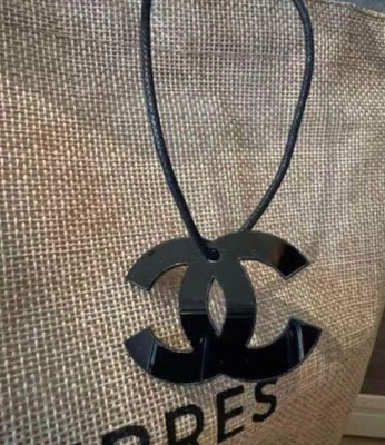 🌿 香奈儿 "DANS LES SERRES" 黄麻托特包 – 限量款式 – 来自日本 — 第 1/4 张图片