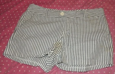 FOREVER 21 SHORTS BLACK WHITE SEERSUCKER MEDIUM M  - Image 1 of 4