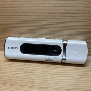 SONY Walkman NWD-B103 MP3 Player 1GB Pearl White Parts Repairs As Is - Picture 1 of 12