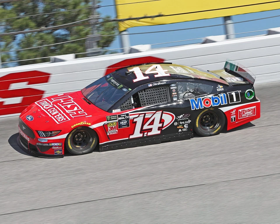Impresión fotográfica brillante Clint Bowyer NASCAR 2019 Darlington Throwback 8"X10" Foto 1 de 1