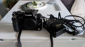 Panasonic LUMIX DMC-GH2 16.0 MP Digitalkamera mit PANASONIC Lumix G Vario 14-42m - Bild 1 von 3