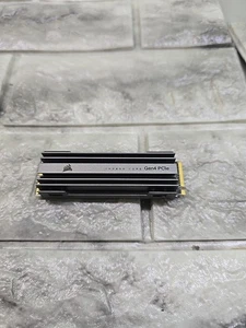 Corsair MP600 Core M.2 2TB PCIe Gen 4.0 x4 NVMe 1.3 3D QLC solido interno TESTATO - Foto 1 di 2
