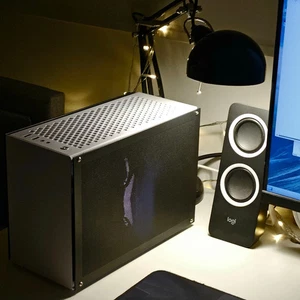 Gaming PC ITX SFF NO GPU 32GB DDR5 Ryzen 5 8400F 9 Litres 1TB Nvme W11 Pro - Picture 1 of 9