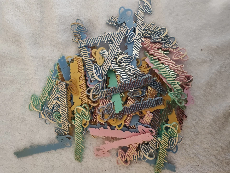 LOTE VINTAGE DE 94 TOPPERS PARA PASTELES FELICITACIONES Foto 1 de 1