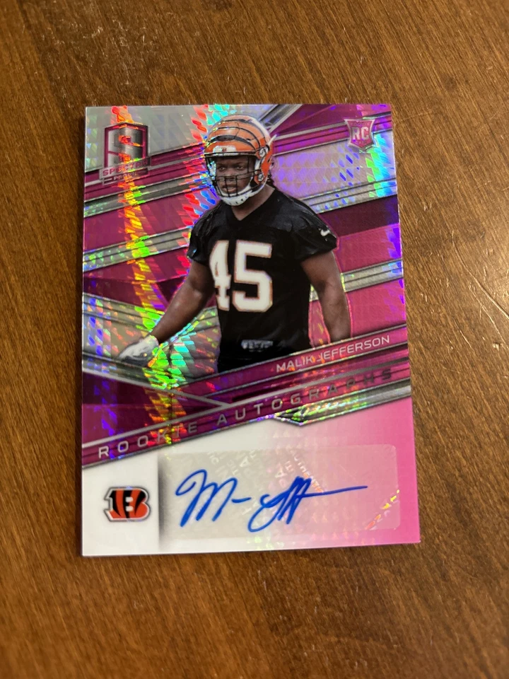 Malik Jefferson 2018 Spectra Neon Pink Rookie Auto #194 Bengals Texas /50 RC - Image 1 of 2