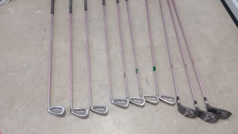 Spalding Executive EZ- 3-PW 7 Pc Iron Set, Driver and 3,5 Woods Pink Purple RH - Image 1 of 4