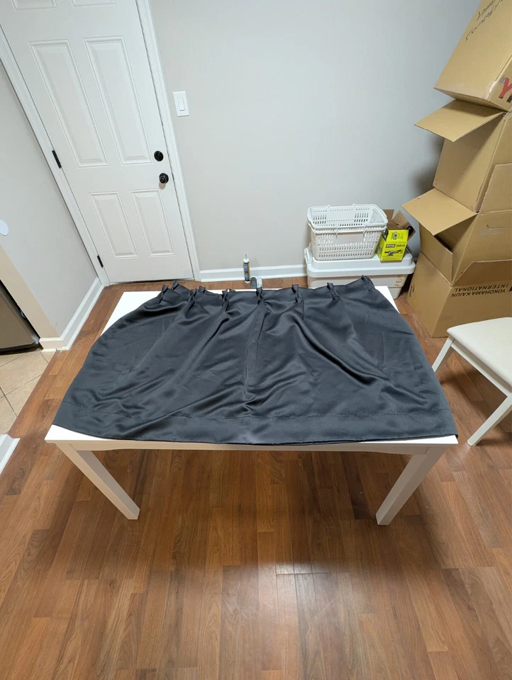 Black out 窗帘 36" x 27.5" 使用状况良好 — 第 1/1 张图片
