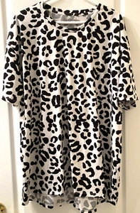 Lularoe Womens Long Tunic Top Sz 3X White Black High Low Hem Animal Print - Picture 1 of 17