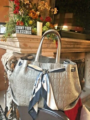Bolso de Mano Carolina Herrera CH Monograma Peltre Metálico Bufanda Foto 1 de 4