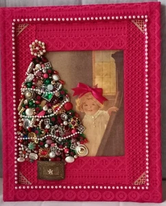 Original Picture Costume Jewelry 3D Art Fabric & Frame Child W Christmas Tree #C - Picture 1 of 12