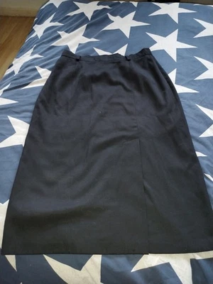 Black Skirt With Spilt Up Front Size 18 - Image 1 of 3