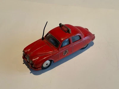 Corgi Toys Jaguar 2.4 Litre Fire / Feuerwehr 1:43 - schönes, altes Modell - Bild 1 von 4