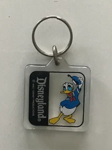Vintage Donald Duck Disneyland Key Chain & Ring Walt Disney productions Plastic - Picture 1 of 3
